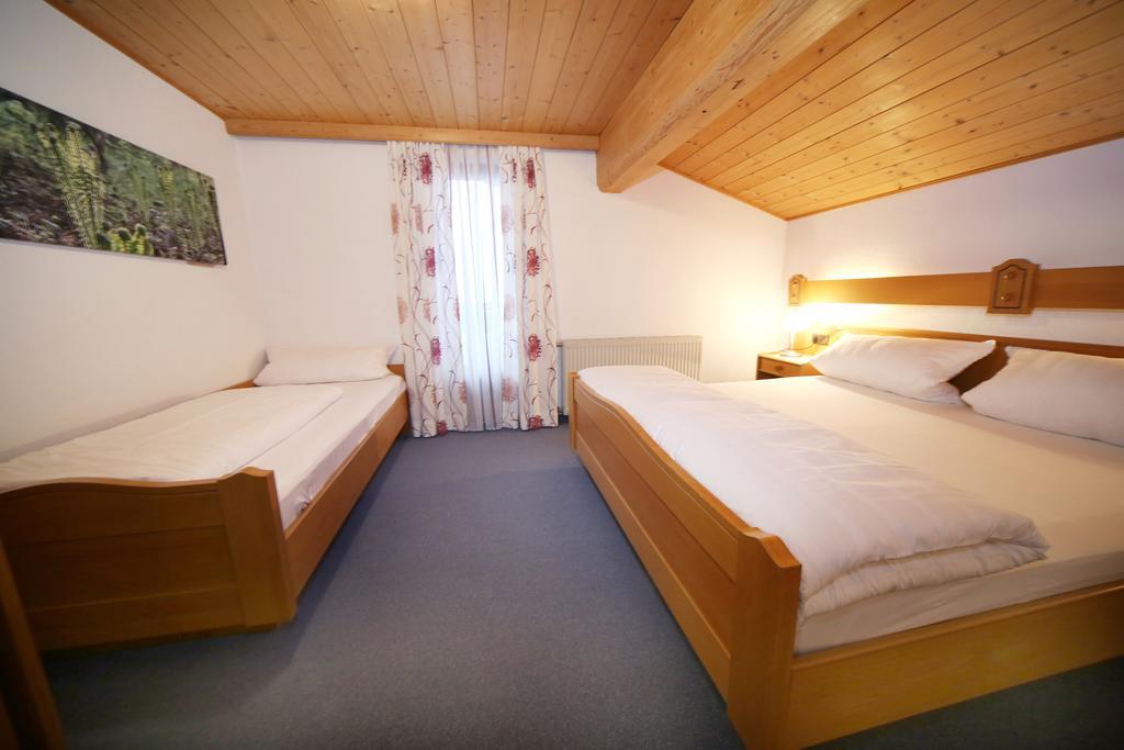 Fruehstueckspension Jagdhof Obertilliach Room photo