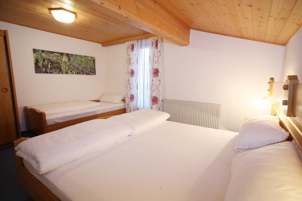 Fruehstueckspension Jagdhof Obertilliach Room photo